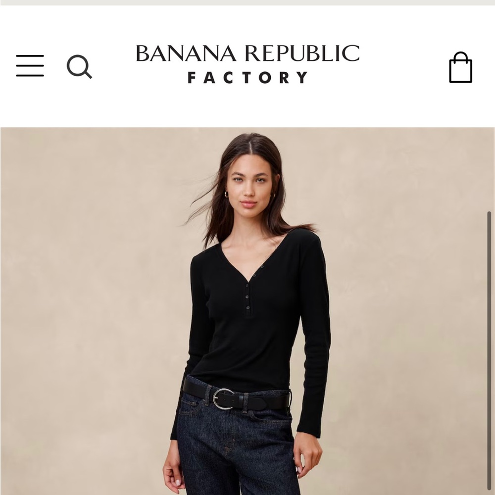 Banana Republic women’s Ribbed Henley size M